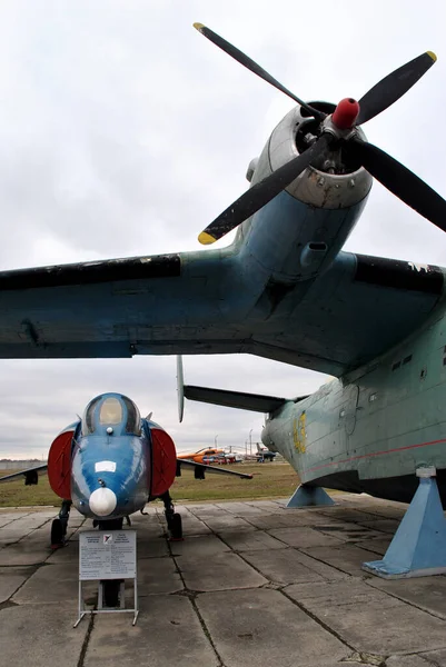 Gamla Militära Flygplan Museet — Stockfoto