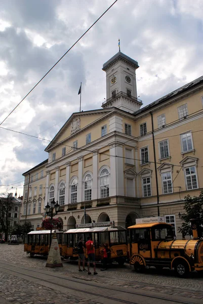 利沃夫市政厅大楼 — 图库照片