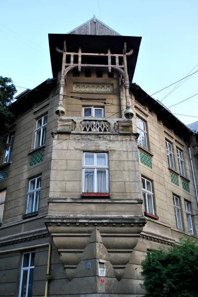 Старый Балкон Дома — стоковое фото