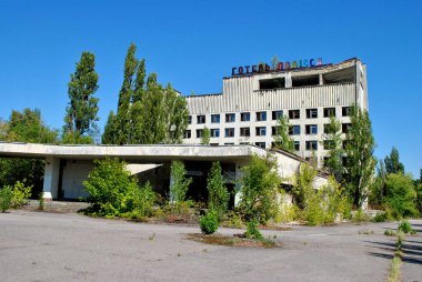 Şehirdeki eski ev.