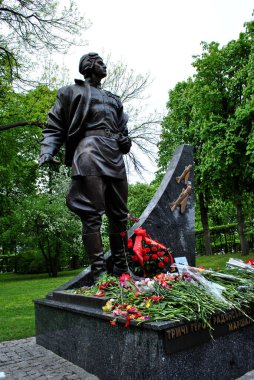 İkinci Dünya Savaşı 'nın pilotunun anıtı.