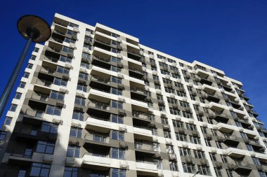 Yeni inşaat, konut binası                               