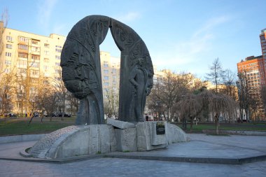                                Ukrayna 'daki gazetecinin anıtı