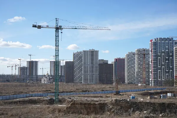 Şehir inşaat vinç                               