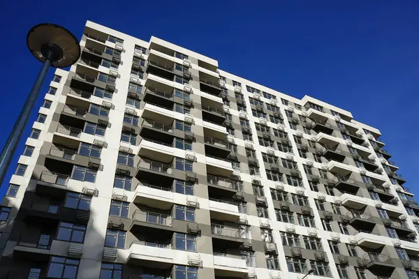 Yeni inşaat, konut binası                               