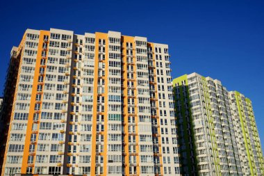 Yeni apartmanın dış tarafı..