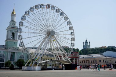 Ukrayna, Kyiv 'in merkezindeki dönme dolap..