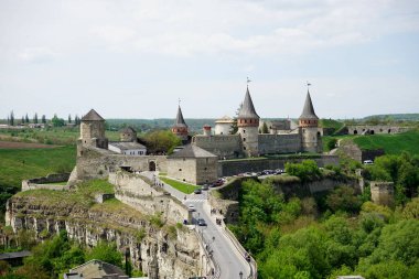 Ukrayna'da Ortaçağ Kalesi