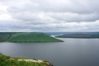 Güzel göl manzarası