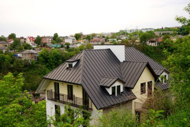 modern ahşap ev çatısı.