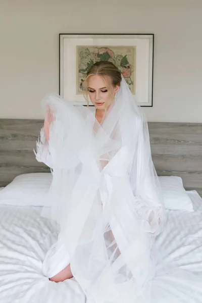 Ранкові Приготування Красивої Сексуальної Нареченої Весільним Букетом Білизні Халат Готелі — стокове фото