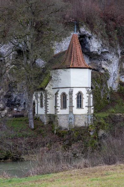 Vecchia Chiesa San Wendel Stein Direttamente Sulla Montagna Con Alberi — Foto Stock