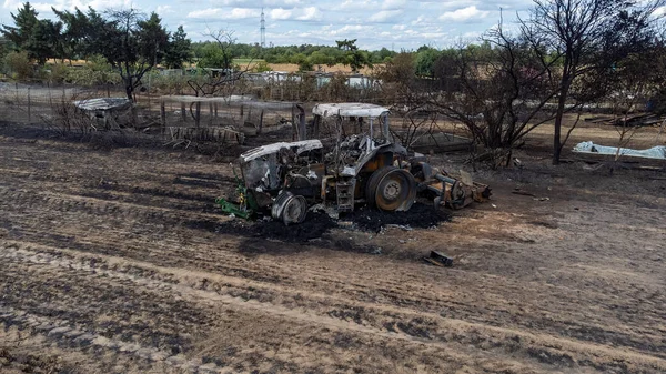 Incendios Forestales Campo Grano Con Tractor Quemado Weiterstadt Verano Disparos Imagen De Stock