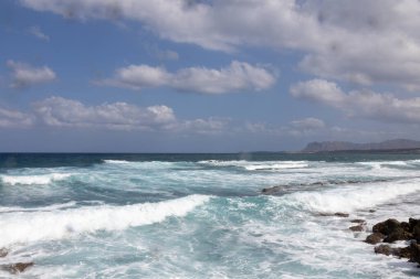 Chania 'dan Girit Adası' na kadar dalgalarla Akdeniz