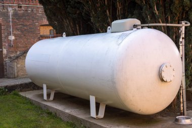Doğal gaz tankı, açık hava, gaz kıtlığı ve savaş zamanlarında.