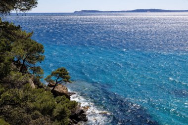 Akdeniz 'de Hyeres açıklarında takımadalar