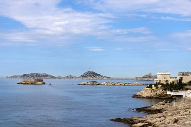 Saint Esteve Adası ve Marsilya açıklarındaki ünlü şato.