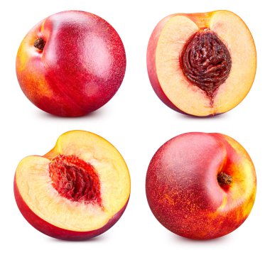 Şeftali izole. Şeftali beyaz arka planda. Tam ve şeftali dilimi. Kırpma yolu olan şeftali.