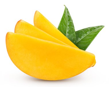 Beyaz arka planda izole edilmiş organik mango. Yapraklı mango tadı. kırpma yolu ile