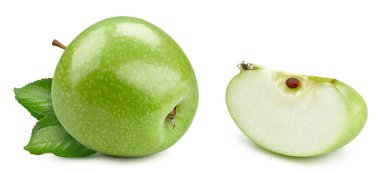 Yapraklı güzel yeşil elmalar. Tasarımın için elmalar. Yeşil elma kırpma yolu