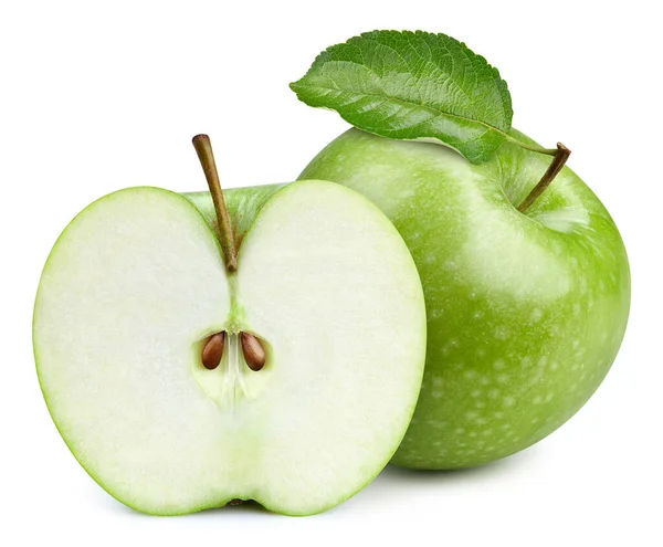 緑のリンゴのクリッピングパス 葉と白の背景に隔離された半分でリンゴ全体を熟す グリーンアップルマクロスタジオの写真 — ストック写真