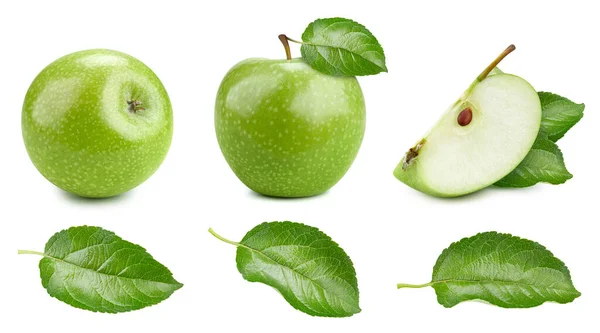 Świeże Zielone Jabłko Całości Wyciąć Pół Liści Izolowanych Białym Tle — Zdjęcie stockowe