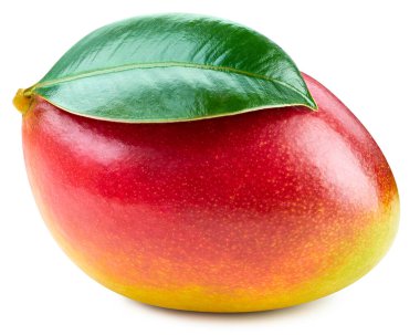 Mango beyaz arka planda izole edilmiş. Olgun mango kırpma yolu. Yapraklı mango.