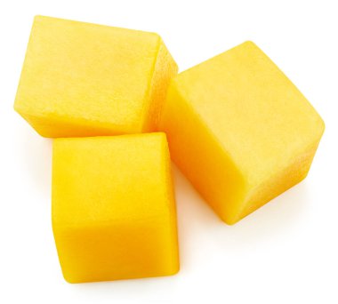 Beyaz arka planda izole edilmiş mango dilimlenmiş meyve. Mango kırpma yolu