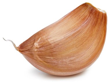 Sarımsaklı karanfil kesme yolu. Beyaza izole edilmiş taze organik sarımsak. Tam alan derinliği