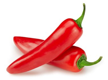 Acı kırmızı biber. Biberler kırmızı biber dolu makro beyaz izole edilmiş gıda malzemesi. Acı kırmızı biberler kırpılıyor.
