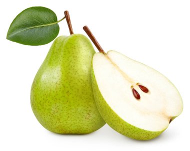 Yapraklarla dolu olgun bir armut. Armut meyvesi dolu makro beyaz izole edilmiş gıda malzemesi. Armut kırpma yolu izole edildi.