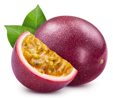 Tutku marakuya yolu. Beyazda izole edilmiş taze organik tutku. Tam alan derinliği