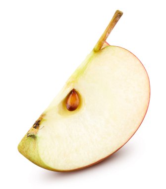 Kırmızı elma dilimi beyaz arka planda izole edilmiş. Kesme yolu olan taze elma dilimi. Apple makro stüdyo fotoğrafı