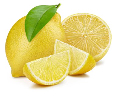 Lemon beyaz arka planda izole edilmiş. Limon yarı makro stüdyo fotoğrafı. Yapraklı limon. kırpma yolu ile
