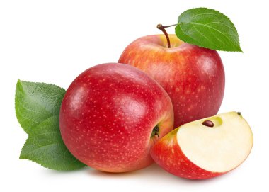 Kırmızı elmalar beyaz arka planda izole edilmiş. Olgun taze elmalar kırpma yolu. Yapraklı elma