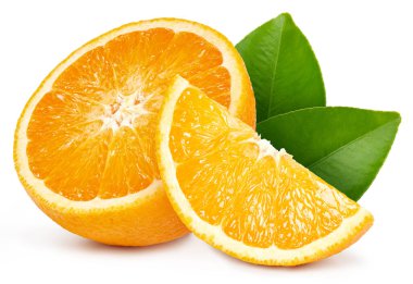 Organik portakal. Taze turuncu ve beyaz arkaplanda yapraklar var. Kırpma yolu ile turuncu