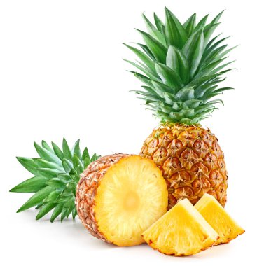 Yapraklı ananas meyvesi. Beyaz üzerine ananas. Ananas kırpma yolu.