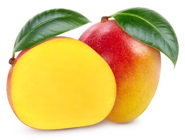 Olgun mango. Beyaz arka planda yaprakları olan taze organik mango. kırpma yolu ile mango