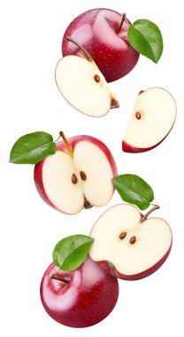 Havada uçarken izole edilmiş kırmızı elma. Havalandırma organik Apple izole kesme yolu. Red Apple makro stüdyo fotoğrafı.