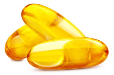 Beyaz arka planda balık yağı kapsülleri izole edilmiş. Kırpma yolu olan kapsüller