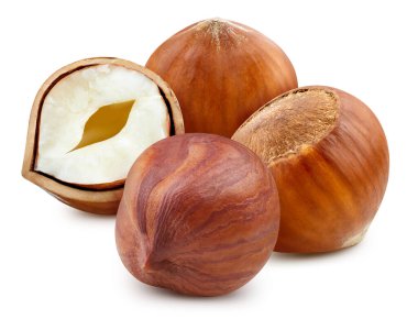 Fındıklı filbertler beyazın üzerinde izole edilmiş. Fındık kesme yolu