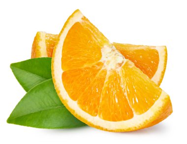 Portakal dilimi. Kırpma yolu beyaz arkaplanda izole edilmiş turuncu. Taze organik meyve