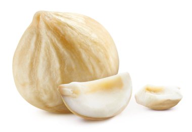 Fındık. Fındık, beyaz arka planda izole edilmiş. Kesme yolu olan fındık