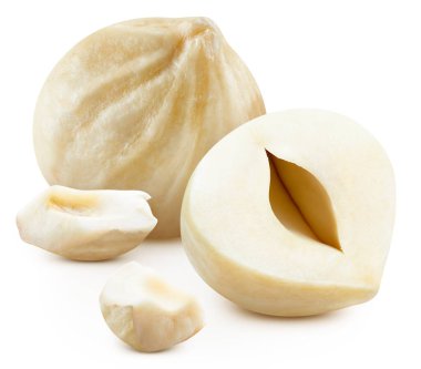 Fındık. Fındık, beyaz arka planda izole edilmiş. Kesme yolu olan fındık