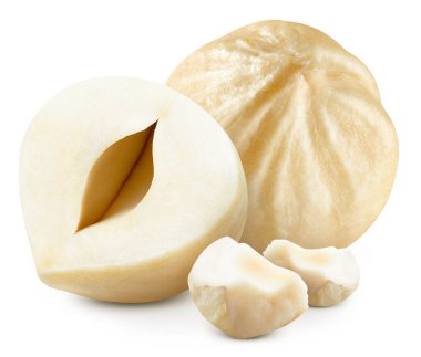 Fındık. Fındık, beyaz arka planda izole edilmiş. Kesme yolu olan fındık