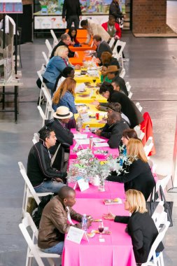 Johannesburg, Güney Afrika - 18 Mayıs 2013: Bir iş atölyesine katılan çeşitli delegeler