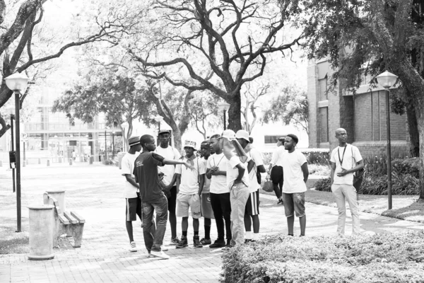 Pretoria Jihoafrická Republika Října 2015 Afričtí Studenti Prohlídce Univerzitního Kampusu — Stock fotografie