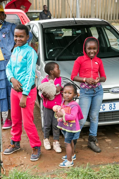 Johannesburgo Sudáfrica Marzo 2016 Pequeño Grupo Niños Africanos Posando Para — Foto de Stock