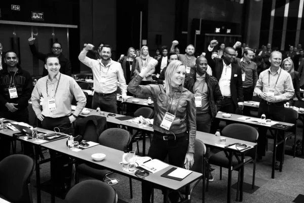 南アフリカのヨハネスブルグ 2015年8月20日 大規模な会議室での販売会議に出席する代表者 — ストック写真