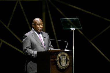 Cape Town, Güney Afrika - 7 Şubat 2023: Cyril Ramaphosa Güney Afrika Başkanı konferans etkinliğinde konuşma yaptı 